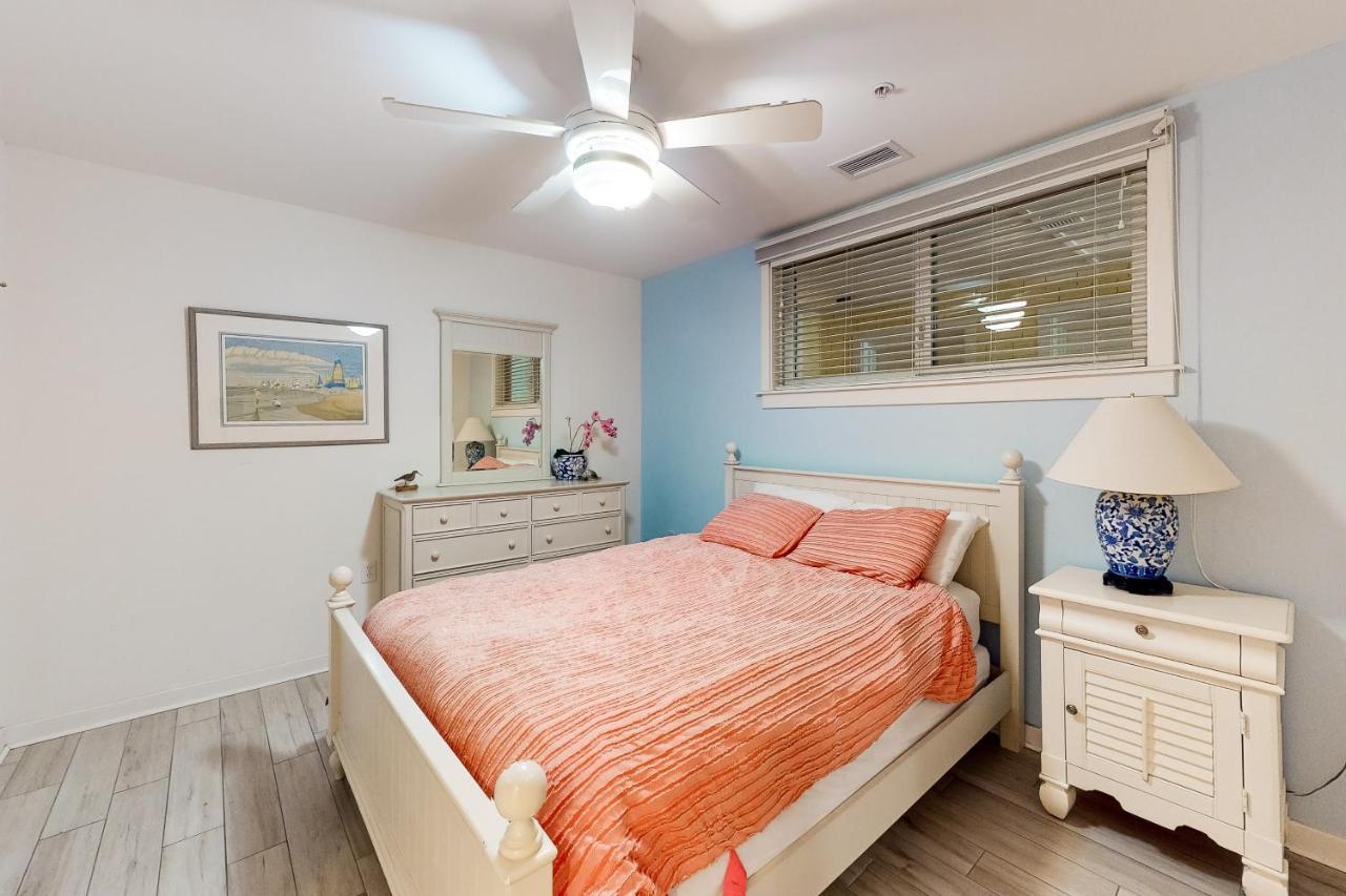 Ferienwohnung The Sanctuary - Dolphins And Daiquiris 110A Virginia Beach Exterior foto
